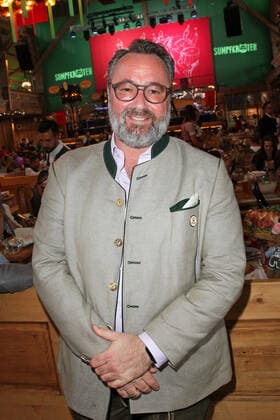 Stefan Kuffler Promis auf der Wies n in Muenchen am 28.09.2019 *** Stefan Kuffler celebs at the Wies n in Munich on 28 09 2019 Copyright: xEventpressxSchimmelx