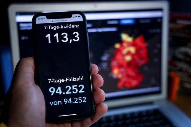 Coronavirus in Deutschland - Covid-19-Dashboard des Robert Koch-Institut 25.03.2021: Robert Koch-Institut: 7-Tage-Inzidenz 113,3. 7-Tage-Fallzahl 94.252.