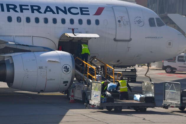 Coronavirus in Frankreich, Eindrücke vom Flughafen in Nizza Aeroport Nice Cote d Azur durant le 3eme Confinement. NEWS : Aeroport Nice Cote d Azur - 3eme Confinement - 25 03 2021 LionelUrman Panoramic 