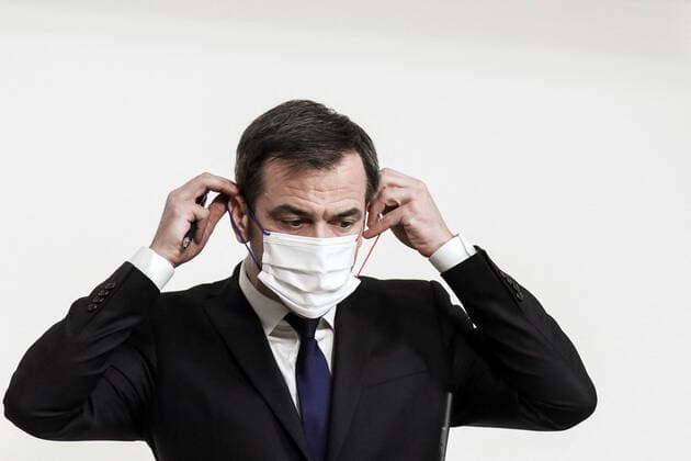 Le ministre francais de la Sante, Olivier Veran, donne une conference de presse sur la strategie actuelle du gouvernement francais face a la pandemie actuelle de Covid-19 a Paris, France, le 25 mars 2021. French Health Minister Olivier Veran delivers a press conference on the current French government strategy for the ongoing Covid-19 pandemic in Paris, France, on March 25, 2021. NEWS : Conference de presse du ministre de la Sante Olivier Veran sur la situation hedomadaire du Covid-19 - paris - 25 03 2021 POOL PANORAMIC  00518588_000028