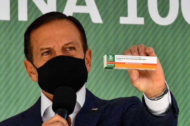 Coronavirus in Brasilien, Butantan Institute präsentiert nationalen Impfstoff Butanvac SÃO PAULO, SP - 26.03.2021: COLETIVA DE IMPRENSA JOÃO DORIA COVID19 - João Doria, (PSDB) Governor of São Paulo, announced that the Butantan Institute has developed a new Brazilian vaccine against Covid-19, (Coronavirus) to Butanvac, and will ask the National Health Surveillance Agency (Anvisa) to start testing. This Friday, (26) at the Butantan Institute. x2046942x  RobertoxCasimiro