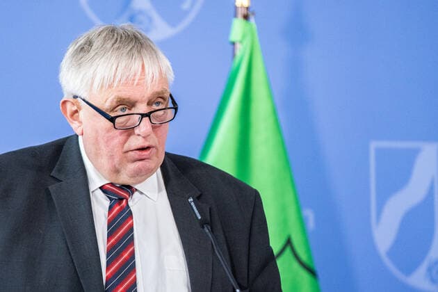 Coronavirus - Landesregierung Nordrhein-Westfalen Karl-Josef Laumann (CDU), Gesundheitsminister von Nordrhein-Westfalen, spricht während einer Pressekonferenz. Laumann informierte zur aktuellen Lage in der Corona-Pandemie und zur Umsetzung der weiteren Maßnahmen. Düsseldorf Nordrhein-Westfalen Deutschland