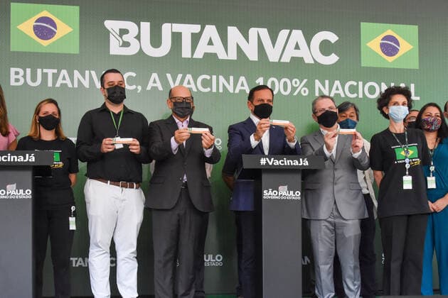 Coronavirus in Brasilien, Butantan Institute präsentiert nationalen Impfstoff Butanvac SÃO PAULO, SP - 26.03.2021: COLETIVA DE IMPRENSA JOÃO DORIA COVID19 - João Doria, (PSDB) Governor of São Paulo, announced that the Butantan Institute has developed a new Brazilian vaccine against Covid-19, (Coronavirus) to Butanvac, and will ask the National Health Surveillance Agency (Anvisa) to start testing. This Friday, (26) at the Butantan Institute. x2046956x  RobertoxCasimiro
