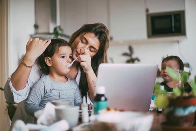 IMAGO Creative: Mutterschaft Mother feeding son at home Sweden, Stockholm, model released, property released Copyright: xMaskotx , MA85664