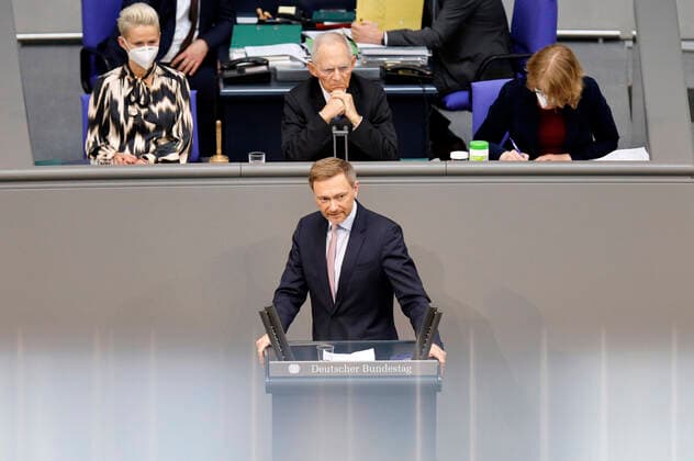 Christian Lindner und Wolfgang Schäuble n der 218. Sitzung des Deutschen Bundestages im Reichstagsgebäude. Berlin, 25.03.2021 *** Christian Lindner and Wolfgang Schäuble n the 218 session of the German Bundestag in the Reichstag building Berlin, 25 03 2021 Foto:xC.xHardtx xFuturexImage