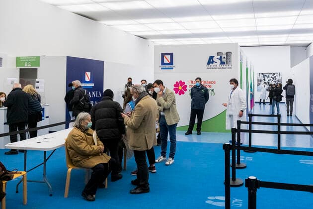 Italy: vaccination Museo Madre Naples, the new vaccination point against COVID-19 opens today, 27 March 2021, at the museo madre, the city s museum of contemporary art. ABPH1143 Copyright: xAntonioxBalascox