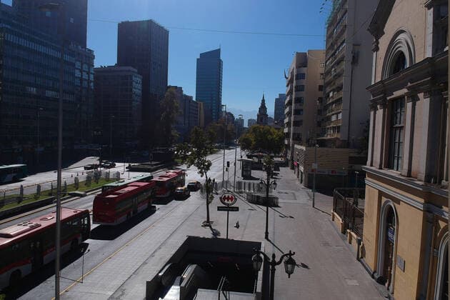 Santiago, March 27, 2021 General view of Alameda avenia during the total quarantine in the metropolitan region by covid 19 Dragomir Yankovic Aton Chile, Santiago Chile Aton 497659  Copyright: DRAGOMIRxYANKOVIC ATONxCHILE