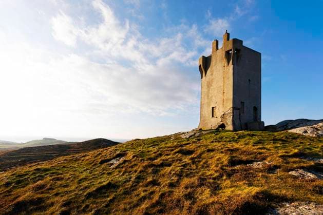 Ehemaliger Wachturm aus dem Zweiten Weltkrieg, Malin Head, Inishowen Halbinsel, County Donegal, Irland, Europa *** Former World War II watchtower, Malin Head, Inishowen Peninsula, County Donegal, Ireland, Europe Copyright: imageBROKER PaulxMayall iblpfm04043467.jpg