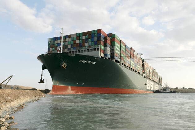 Bilder des Jahres 2021, News 03 März (210329) -- CAIRO, March 29, 2021 -- Rescue vessels work at the site of the stuck container ship Ever Given on the Suez Canal, Egypt, March 28, 2021. The massive container ship Ever Given has been successfully refloated after being stranded in the Suez Canal for almost a week, Egypt s (SCA) said on Monday. ( Handout via Xinhua) EGYPT-SUEZ CANAL-STUCK CONTAINER SHIP-REFLOATING SuezxCanalxAuthority 