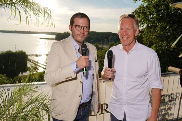 Julian Reichelt und Johannes B. Kerner beim 4 Sommerfest von BILD hilft e.V. - Ein Herz für Kinder - auf den Wannseeterrassen, Wannseebadweg 35, 14129 Berlin. *** Julian Reichelt and Johannes B Kerner at the 4 summer party of BILD hilft e V Ein Herz für Kinder at the Wannseeterrassen, Wannseebadweg 35, 14129 Berlin Copyright: xEventpressx