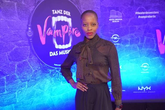 Florence Kasumba bei der GALA PREMIERE - TANZ DER VAMPIRE - 2018 im Theater des Westens in Berlin. *** Florence Kasumba at the GALA PREMIERE DANCE OF THE VAMPIRES 2018 at the Theater des Westens in Berlin. Copyright: xEventpressxRadkex