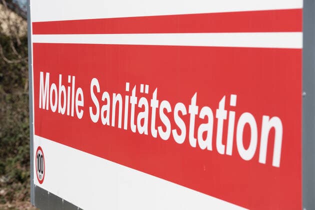 Tuebingen Corona Teststation auf dem Gelaende der CeGaT GmbH, Tuebingen, 30.03.2021 Eine mobile Sanitaetsstation. Hier werden Corona Tests angeboten. Tuebingen, 30.03.2021 Copyright: xEibner-Pressefoto ThomasxDingesx EP_TDS