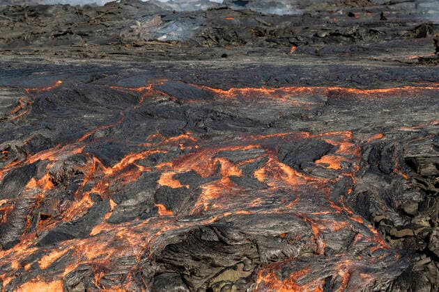 Spalteneruption im Tal Geldingadalur am Berg Fagradalsfjall nahe der Ortschaft Grindavik auf der Halbinsel Reykjanes im Südwesten Islands. Fissure eruption in the Geldingadalur valley on Mount Fagradalsfjall near the town of Grindavik on the Reykjanes peninsula in southwest Iceland. Vulkaneruption auf Island *** Fissure eruption in the Geldingadalur valley on Mount Fagradalsfjall near the town of Grindavik on the Reykjanes peninsula in southwest Iceland Fissure eruption in the Geldingadalur valley on Mount Fagradalsfjall near the town of Grindavik on the Reykjanes peninsula in southwest Iceland Volcanic eruption in Iceland