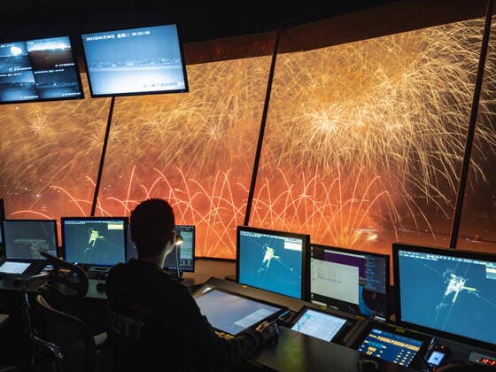 News Themen der Woche KW13 Bilder des Jahres 2021, News 03 März News Bilder des Tages CHENGDU, CHINA - MARCH 30: Air traffic control staff watch fireworks from the control tower during the completion ceremony of terminal area of Chengdu Tianfu International Airport on March 30, 2021 in Chengdu, Sichuan Province of China.  Copyright: xVCGx CFP111323635134