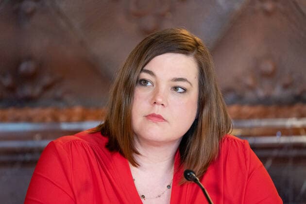 Hamburger Senat kündigt nächtliche Ausgangsbeschränkungen für Hamburg an - Pressekonferenz im Rathaus - Senat beschließt zusätzliche Maßnahmen zur Eindämmung der Coronavirus-Verbreitung in Hamburg - Zweite Bürgermeisterin Katharina Fegebank;Hamburger Senat kündigt nächtliche Ausgangsbeschränkungen für Hamburg an - Pressekonferenz im Rathaus - Senat beschließt zusätzliche Maßnahmen zur Eindämmung der Coronavirus-Verbreitung in Hamburg - Zweite Bürgermeisterin Katharina Fegebank, Hamburg Hamburg Deutschland Rathaus