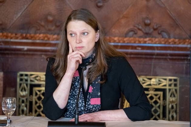 Hamburger Senat kündigt nächtliche Ausgangsbeschränkungen für Hamburg an - Pressekonferenz im Rathaus - Senat beschließt zusätzliche Maßnahmen zur Eindämmung der Coronavirus-Verbreitung in Hamburg - Sozial- und Gesundheitssenatorin Melanie Leonhard;Hamburger Senat kündigt nächtliche Ausgangsbeschränkungen für Hamburg an - Pressekonferenz im Rathaus - Senat beschließt zusätzliche Maßnahmen zur Eindämmung der Coronavirus-Verbreitung in Hamburg - Sozial- und Gesundheitssenatorin Melanie Leonhar, Hamburg Hamburg Deutschland Rathaus