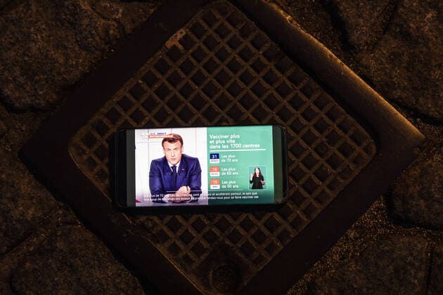 Coronavirus und Frankreich, Emmanuel Macron TV-Ansprache photos d illustration dans les Rues de la ville de Strasbourg Emmanuel Macron s est adresse directement aux Francais ce mercredi 31 mars lors d une allocution televisee. Emmanuel Macron spoke directly to the French people on Wednesday 31 March in a televised address. NEWS: Emmanuel Macron sur TF1 - Strasbourg - 31 03 2021 ElyxandroCEGARRA PANORAMIC 