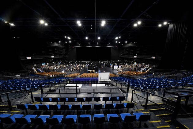 Mass vaccination at the Palais Nikaia, Performance & Event Venue in Nice, France. COVID-19 in France: Vaccination in Nice. 266583 2021-04-01 _sans_perso  Copyright: xL.Urmanx xStarfacex STAR_266583_025