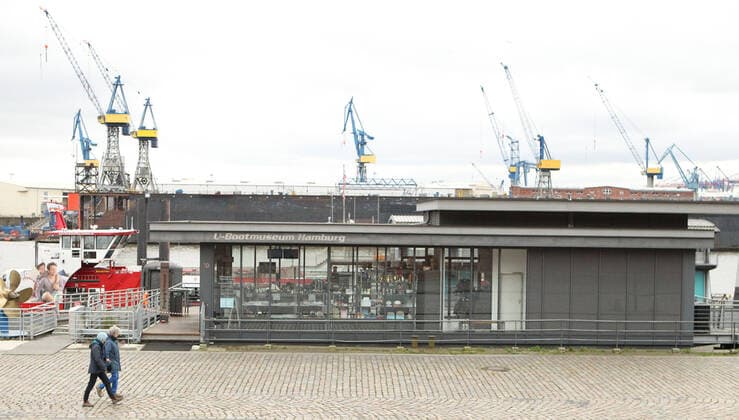 Das U-Bootmuseum auf dem nahezu menschenleeren Fischmarkt auf St. Pauli während des Lockdowns im April. Altona Hamburg