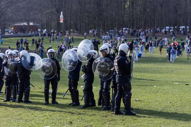 April 1, 2021, Brussels, Belgium: Protest against sanitary measures and wild party called La Boum in Brussels, social distancing was rarely respected and the wearing of masks also, a lot of tension and violence between police and demonstrators. Brussels Belgium - ZUMAb331 20210401_zaf_b331_023 Copyright: xArnaudxBrianx