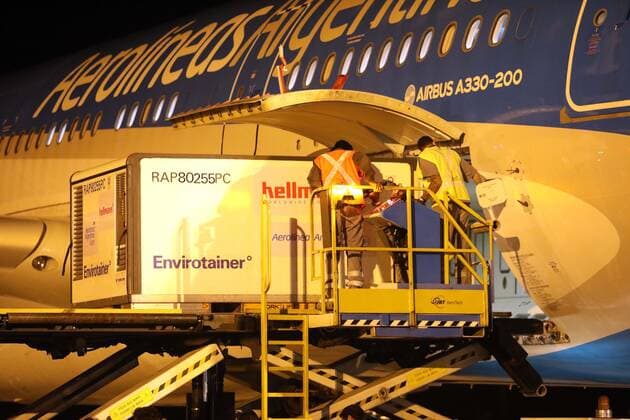 April 1, 2021, Buenos Aires, Buenos Aires, Argentina: Today 1 million Chinese Sinopharm vaccines arrived at the Ezeiza international airport in Buenos Aires on an Aerolineas Argentinas flight. Buenos Aires Argentina - ZUMAs180 20210401_zbp_s180_006 Copyright: xClaudioxSantistebanx