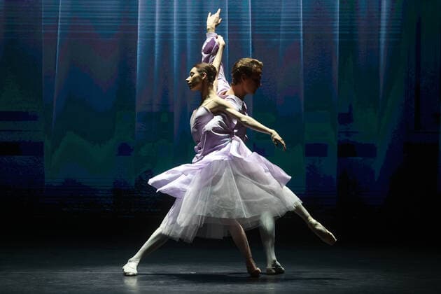 Entertainment Bilder des Tages MOSCOW, RUSSIA â€“ APRIL 2, 2021: Stanislavski and Nemirovich-Danchenko Theatre dancer Ksenia Shevtsova (L) and Denis Dmitriyev perform at the 2021 BraVo music awards ceremony at the Bolshoi Theatre. BraVo is an international professional music award presented to artists for their contribution to classical art and popular music. This year, the award is presented for achievement in classical art in the past two years. Vyacheslav Prokofyev TASS  TS0FB612