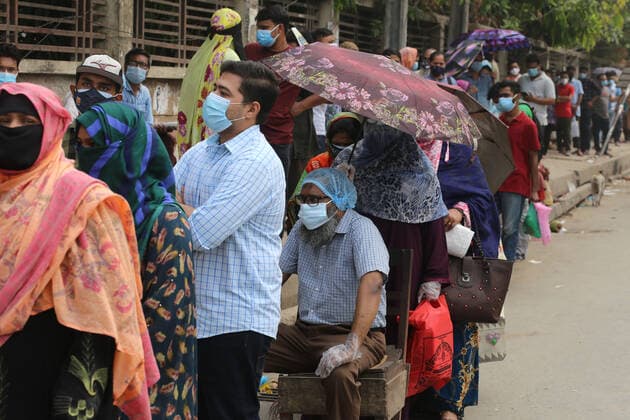 April 3, 2021: People are standing in serial to register to test COVID-19 at Mugda General Hospital in Dhaka, Bangladesh. - ZUMAh355 20210403_zip_h355_009 Copyright: xMd.xRakibulxHasanx