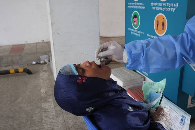 April 3, 2021: People came to give saliva sample to test COVID-19 at Mugda General Hospital in Dhaka, Bangladesh. - ZUMAh355 20210403_zip_h355_010 Copyright: xMd.xRakibulxHasanx