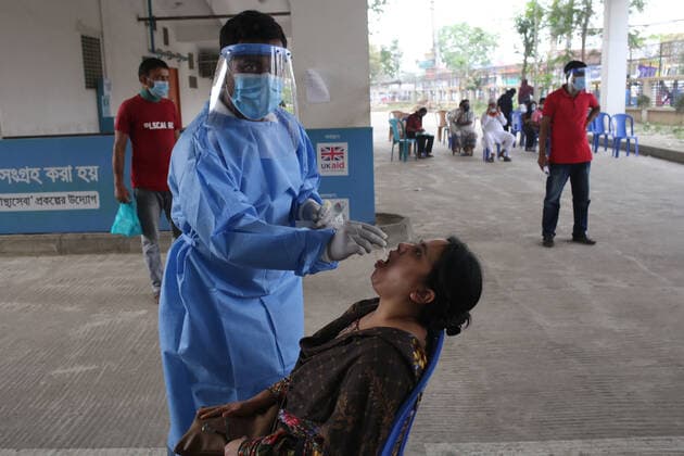 April 3, 2021: People came to give saliva sample to test COVID-19 at Mugda General Hospital in Dhaka, Bangladesh. - ZUMAh355 20210403_zip_h355_011 Copyright: xMd.xRakibulxHasanx