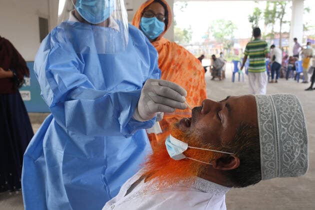 April 3, 2021: People came to give saliva sample to test COVID-19 at Mugda General Hospital in Dhaka, Bangladesh. - ZUMAh355 20210403_zip_h355_012 Copyright: xMd.xRakibulxHasanx