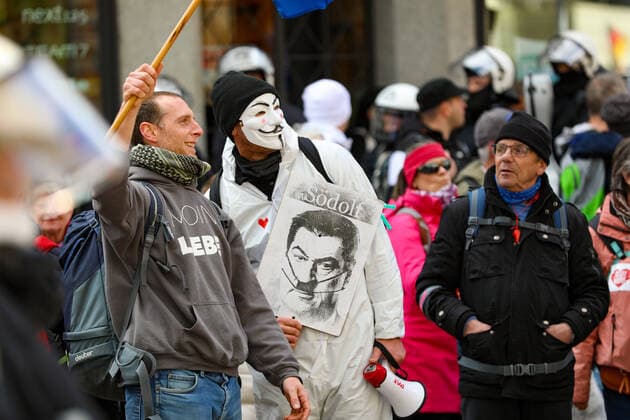 Demonstration gegen Corona Auflagen in Stuttgart 03.04.2021 Stuttgart Teilnehmer bei einer Kundgebung gegen die Corona Auflagen in der Stuttgarter Innenstadt. Kassel Hessen Deutschland