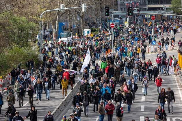 Stuttgart Querdenken 711: Demo auf Cannstatter Wasen, Stuttgart, 03.04.2021, Querdenken 711: Demo auf Cannstatter Wasen, Stuttgart, 03.04.2021, Copyright: xEIBENR DROFITSCHx EP_ddh