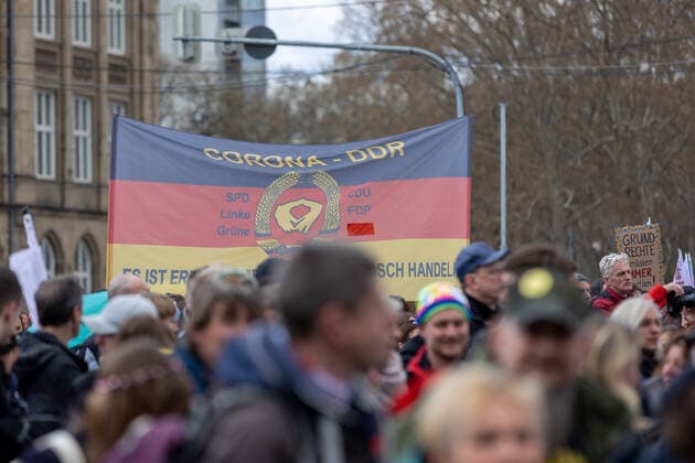 Stuttgart Querdenken 711: Demo auf Cannstatter Wasen, Stuttgart, 03.04.2021, Querdenken 711: Demo auf Cannstatter Wasen, Stuttgart, Corona DDR, 03.04.2021, Copyright: xEIBENR DROFITSCHx EP_ddh