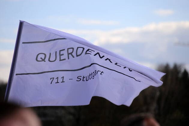 Querdenker-Großdemo in Stuttgart. Das Motto der Demo lautete Grundrechte sind nicht verhandelbar