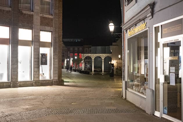 Like an abandoned city. Aachen on Easter vigil between 10 p.m. and 11 p.m. View of the deserted Kraemerstrasse. In Aachen on April 3, 2021. GERMANY - AACHEN - EASTER Easter 2021 Covid Pandemic