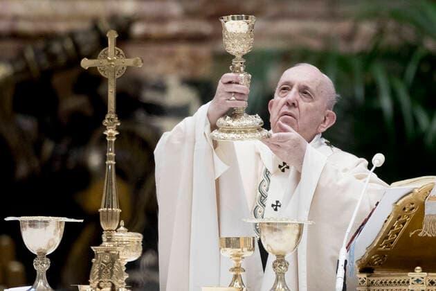 Bilder des Jahres 2021, News 04 April News Themen der Woche KW13 News Bilder des Tages April 04, 2021 Pope Francis celebrating Easter Mass at St. Peter s Basilica in The Vatican during the Covid-19 coronavirus pandemic.  Copyright: x VATICANxPOOL CPPx xIPAx x CatholicxPressxPhotox