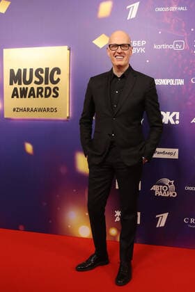 MOSCOW REGION, RUSSIA - APRIL 4, 2021: TV presenter, Chekhov Moscow Art Theater deputy artistic director Vadim Vernik poses for a photo before the 2021 Zhara Music Awards ceremony at the Crocus City Hall. Vyacheslav Prokofyev TASS  TS0FB860