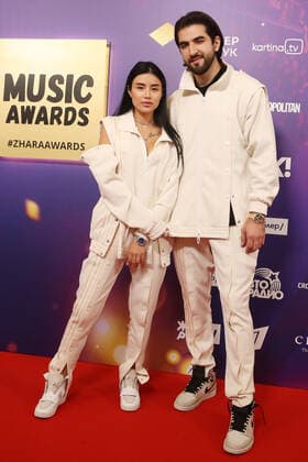 MOSCOW REGION, RUSSIA - APRIL 4, 2021: Singer El man (Elman Zeinalov) and his wife Margarita Tsoi pose for a photo before the 2021 Zhara Music Awards ceremony at the Crocus City Hall. Vyacheslav Prokofyev TASS  TS0FB866
