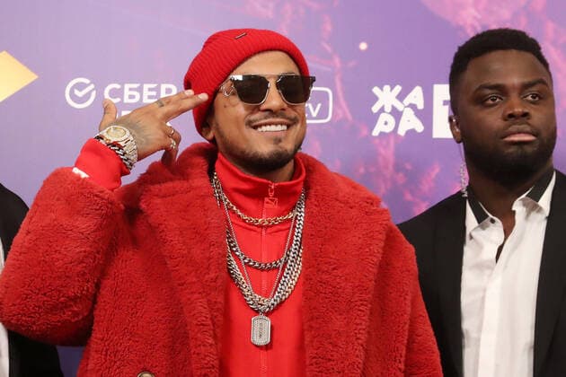 MOSCOW REGION, RUSSIA - APRIL 4, 2021: Singer Natan (Natan Mirov), left, before the 2021 Zhara Music Awards ceremony at the Crocus City Hall. Vyacheslav Prokofyev TASS  TS0FB954