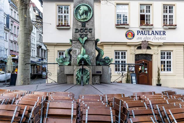 Biergarten in Stuttgart. Geschlossen wegen Corona-Pandemie. Europa, DEU, Deutschland, Baden-Württemberg, Stuttgart.