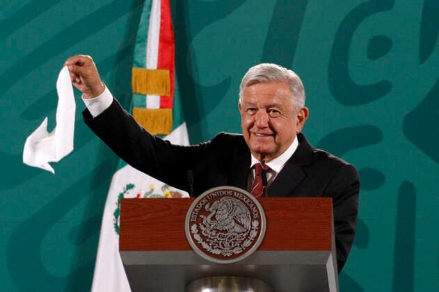 News Bilder des Tages President of Mexico Press Conference Ahead Of Gubernatorial Campaigns MEXICO CITY, MEXICO - APRIL 5: The President of Mexico, Andres Manuel Lopez Obrador, speaks during briefing press conference and he spoke about the begin political campaign to governors Elections at National Palace on April 5, 2021 in Mexico City, Mexico. Copyright: xLuisxBarronx EYEPIXGROUP_LB_05042021_5753