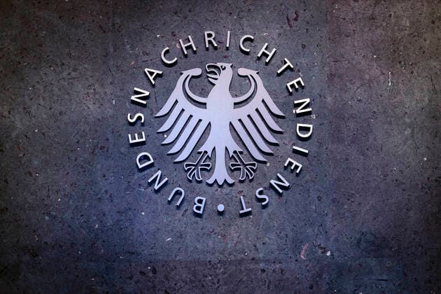 Hauptsitz des Bundesnachrichtendienst (BND) in Berlin, welcher zuvor in Pullach stationiert war. Der Bundesnachrichtendienst in Berlin ist neben dem Bundesamt für Verfassungsschutz und dem Militärischen Abschirmdienst einer der drei deutschen Nachrichtendienste des Bundes und als einziger deutscher Nachrichtendienst zuständig für die zivile und militärische Auslandsaufklärung. (Das Foto entstand mit Genehmigung des BND und unter Aufsicht des Teamleiters Öffentlichkeitsarbeit der BND Stabsstelle Kommunikation) Berlin, 01.04.2021 *** Headquarters of the Federal Intelligence Service BND in Berlin, which was previously stationed in Pullach The Federal Intelligence Service in Berlin is, along with the Federal Office for the Protection of Foto:xC.xHardtx xFuturexImage