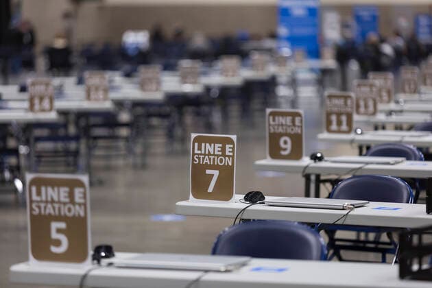 April 7, 2021, Seattle, Washington, USA: Empty stations stand ready for further expansion of COVID-19 vaccine administration at the Lumen Field Event Center in Seattle on Wednesday, April 7, 2021. The City of Seattle administered a record 7,615 doses of vaccine at the site on Wednesday. Seattle USA - ZUMAg235 20210407_zap_g235_015 Copyright: xPaulxChristianxGordonx