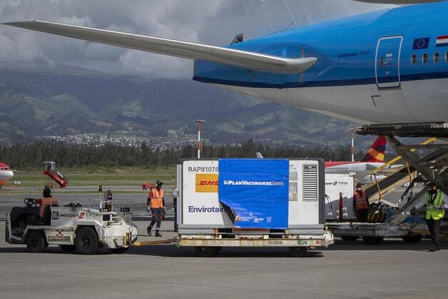 (210408) -- QUITO, April 8, 2021 -- Boxes containing the first batch of Chinese-developed Sinovac COVID-19 vaccines are seen at an airport in Quito, Ecuador on April 7, 2021. (Photo by Xinhua) ECUADOR-QUITO-COVID-19-CHINESE VACCINES-ARRIVAL SantiagoxArmas 