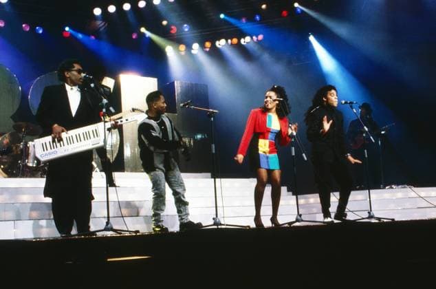 The Real Milli Vanilli The Real Milli Vanilli mit Sängerin Gina Mohammed bei einem Auftritt in Deutschland, um 1991., Hamburg Hamburg Deutschland *** The Real Milli Vanilli The Real Milli Vanilli with singer Gina Mohammed performing in Germany, circa 1991 , Hamburg Hamburg Germany Copyright: FrankxHempel Nur redaktionelle Nutzung. Editorial usage only. UnitedArchivesTT_590557 EDITORIAL USE ONLY