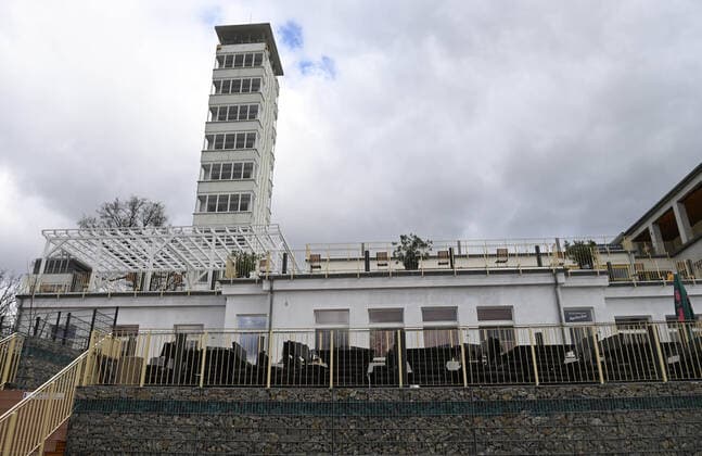 Berlin, am Müggelturm in Berlin-Köpenick gibt es jetzt vorübergehend ein Corona-Testzentrum (seit 6.4. 2021), 08.04. 2021, Copyright: xMatthiasxKochx