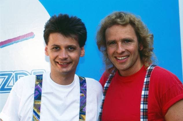Supertreff im ZDF Supertreff im ZDF, Magazin, Deutschland um 1988, Moderatoren: Günther Jauch, Thomas Gottschalk, Mainz Rheinland-Pfalz Deutschland *** Supertreff on ZDF Supertreff on ZDF, magazine, Germany around 1988, presenters Günther Jauch, Thomas Gottschalk, Mainz Rheinland Pfalz Germany Copyright: FrankxHempel Nur redaktionelle Nutzung. Editorial usage only. UnitedArchivesTT_590944 EDITORIAL USE ONLY