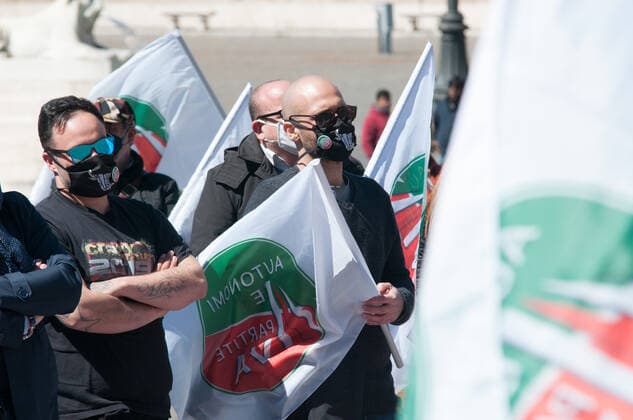 Demonstration in Piazza del Popolo of autonomous and VAT numbers that demonstrated against the closures imposed by the government to contain the coronavirus epidemic.  Copyright: xStefanoxRonchinix xIPAx xStefanoxRonchinix