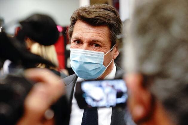 Coronavirus in Frankreich, Impfzentrum in Nizza Christian Estrosi (Maire de Nice, President de la Metropole Nice Cote d Azur, President delegue de la Region Provence Alpes Cote d Azur) inaugure le lancement de l operation 5000 vaccins sur une journee et sur un seul site NEWS : Le centre de vaccination avec la plus grande capacite de France est a Nice - Nice - 09 04 2021 NorbertScanella PanoramiC 