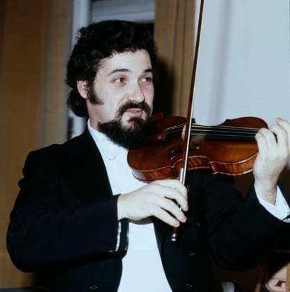 PINCHAS ZUKERMAN Pinchas Zukerman, israelischer Violinist, Bratschist und Dirigent, 1981. Pinchas Zukerman, Israeli Violinist and conductor, 1981., Deutschland Copyright: kpa UnitedArchives55021197 EDITORIAL USE ONLY